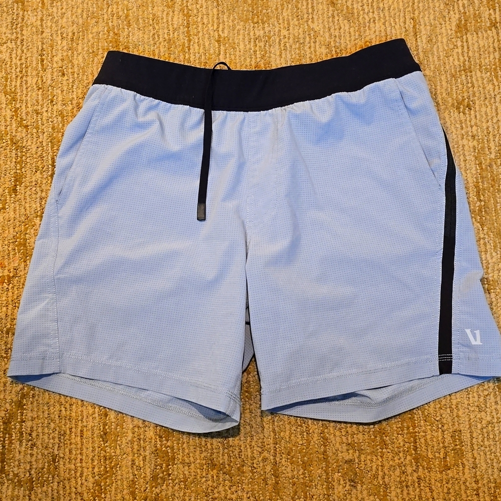 Vuori Mens Shorts Size M